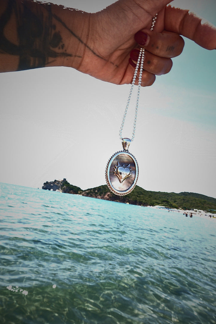 Mother-of-Pearl Pendant Funky Heart