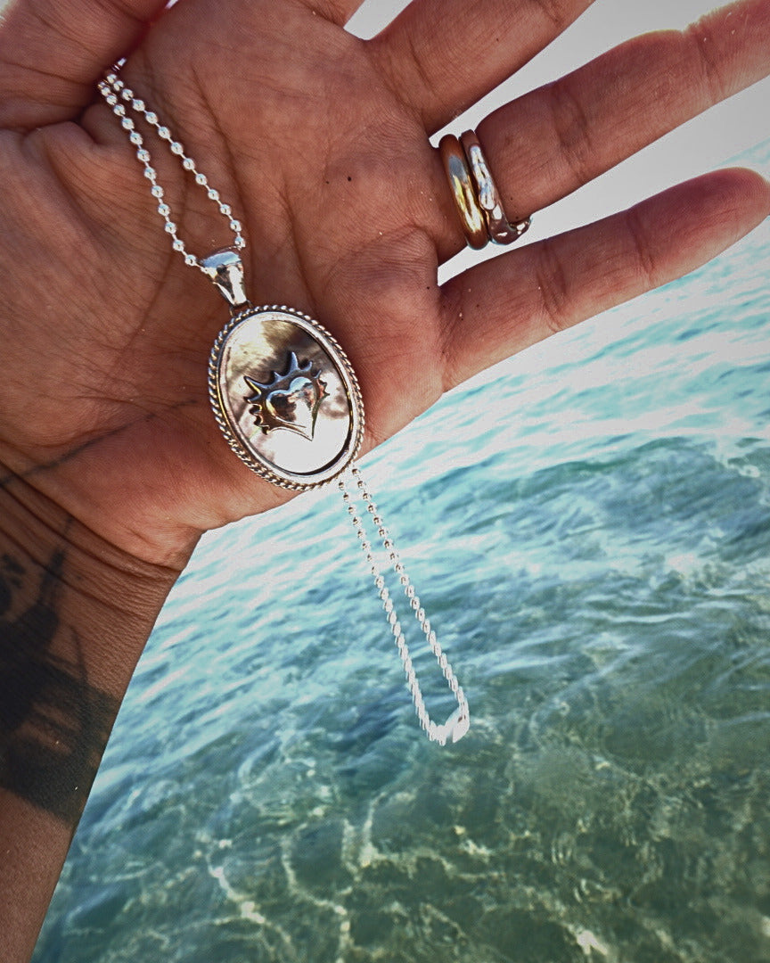 Mother-of-Pearl Pendant Funky Heart