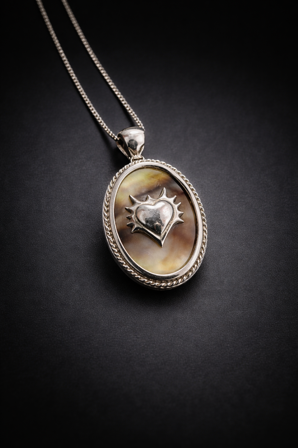 Mother-of-Pearl Pendant Funky Heart