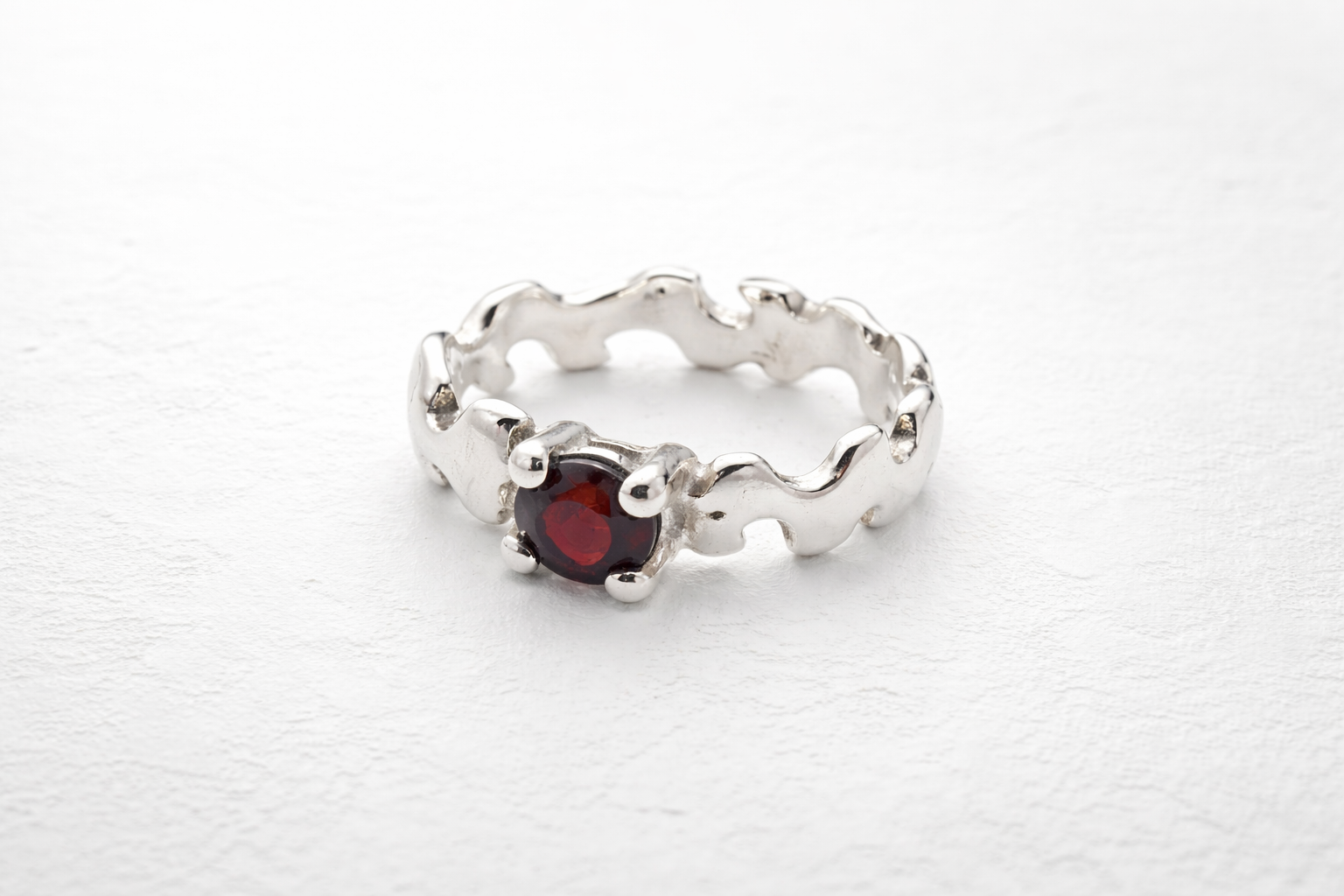 Agata Ring (ruby stone)